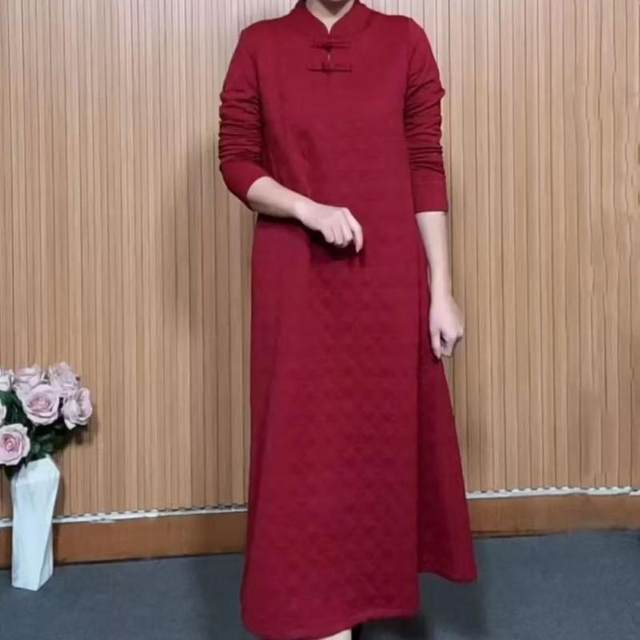 Winter quilted thickening and warm new Chinese style disc buckle solid color dress fashionable and versatile mother's wear autumn and winter bottoming skirt