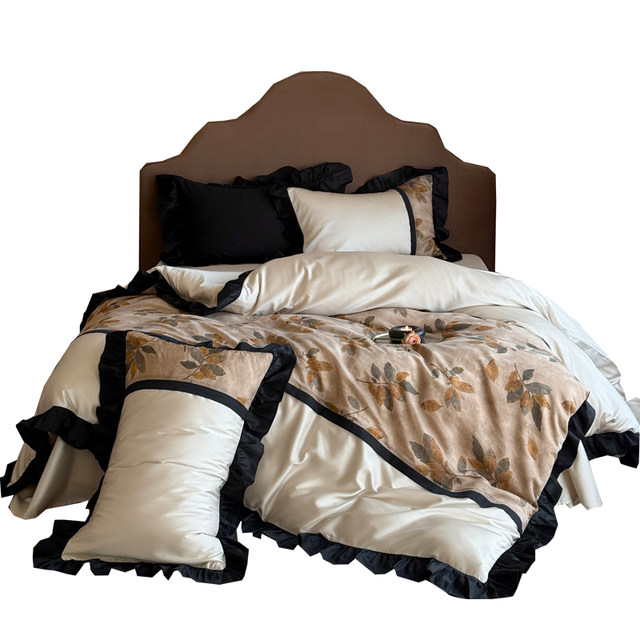 Wandering in the maple forest French retro 100% cotton long-staple cotton four-piece set pure cotton printed high-end lace quilt cover bedding