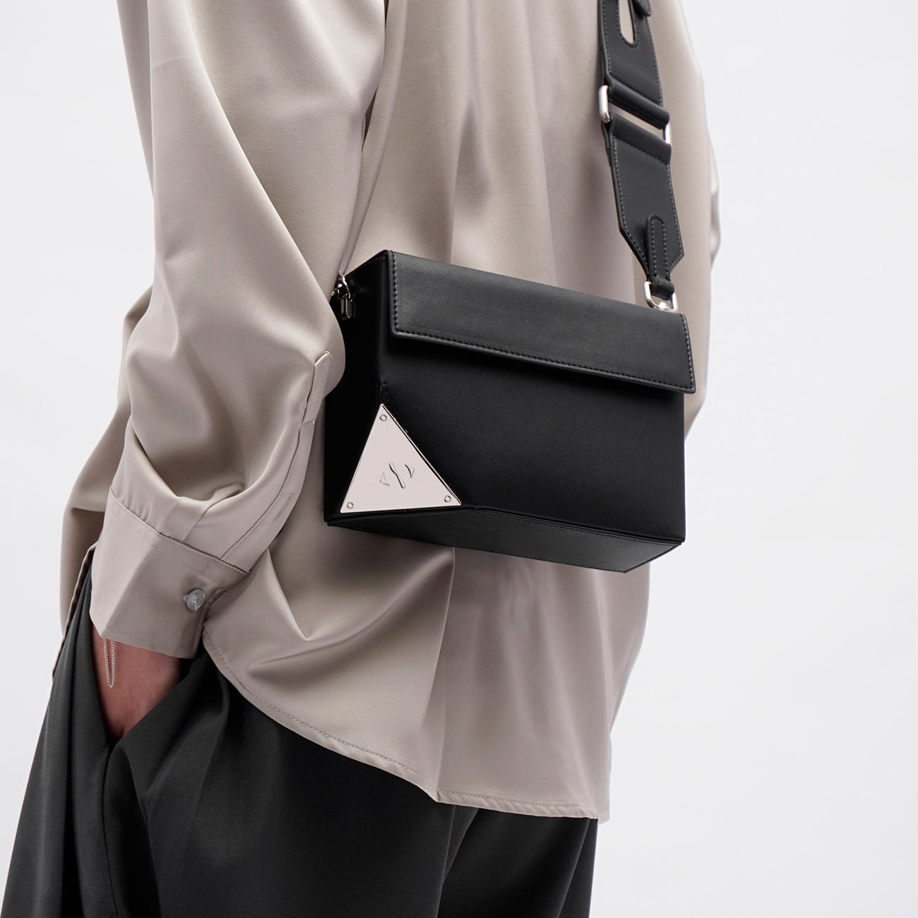 男生包包共找到172745件商品