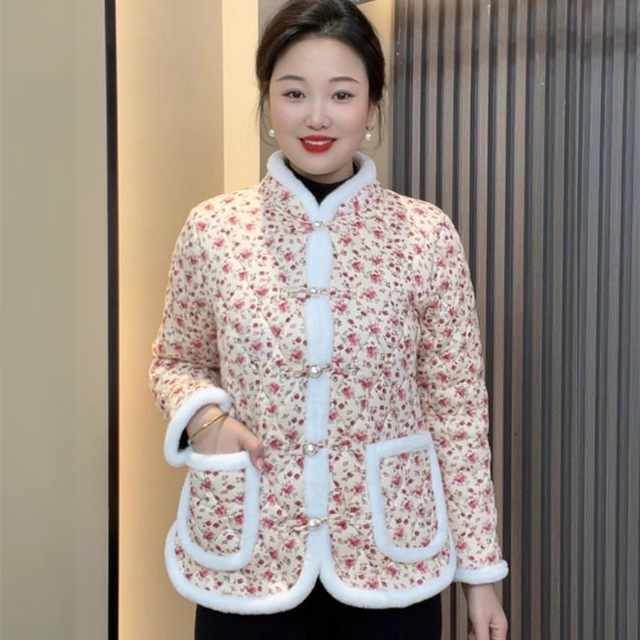 Winter new ethnic style disc buckle plus velvet thickened cotton coat for middle-aged and elderly mothers with western style age-reducing floral cotton-padded jacket for women
