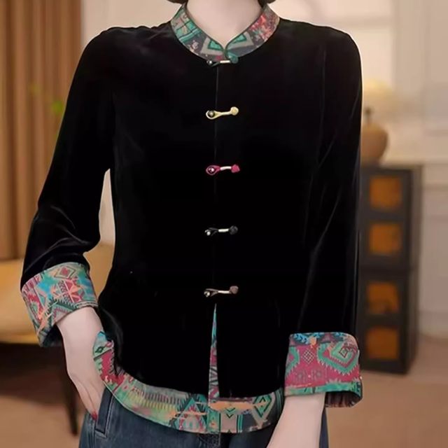 
New Chinese style national style velvet jacket for women 2025 new spring and autumn buckle top mother's style fashionable age-reducing shirt trend