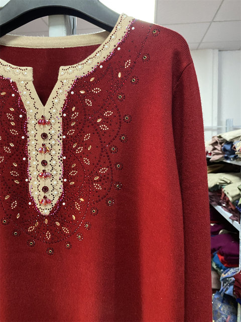 Autumn clothing for middle-aged and elderly mothers to celebrate their mother-in-law's woolen sweater, long-sleeved knitted bottoming shirt, wedding banquet, 50-year-old foreign-style outer wear for women