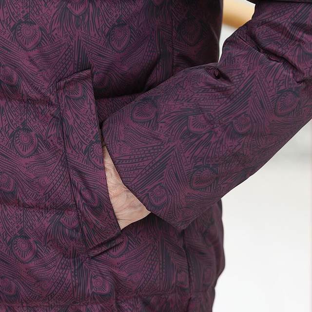 Old lady down jacket grandmother's short middle -aged and elderly cotton clothes female 60 -year -old 80 mother loose winter jacket

