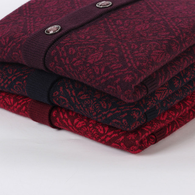 Middle-aged and elderly autumn and winter women's sweater cardigan coat velvet thickened grandma round neck sweater loose top