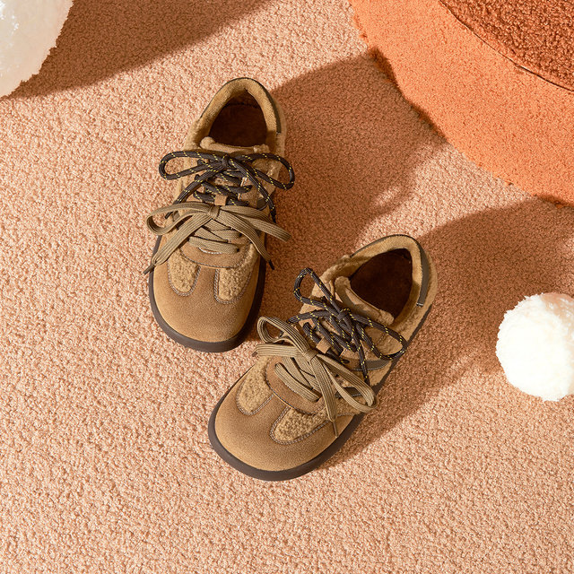 Gomeqi Shopping Mall's same style retro moral training shoes for women 2025 winter new double shoelace sherpa casual sneakers