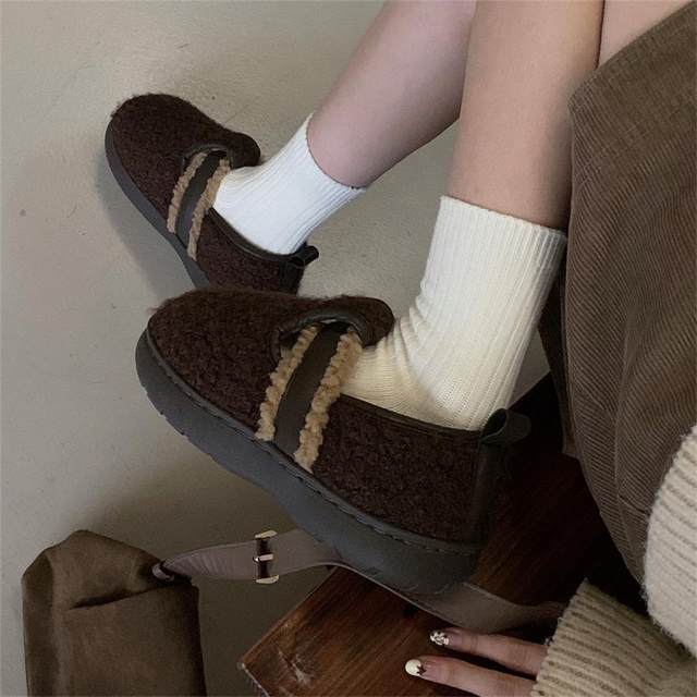 Thin strips of plush plush Birkenstock shoes for women, fashionable Korean style retro warm bean shoes, loafers for autumn and winter