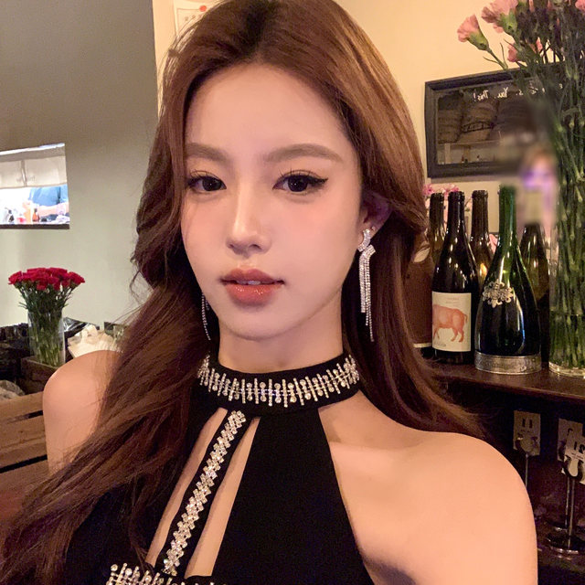 Dinner Celebrity Gold Sparkling Diamond Wave Tassel Long Earrings Thousand Gold High-end Dress Accessories