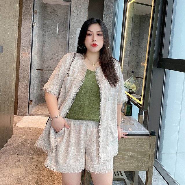 vogana Cannes home large size original retro plaid mid-sleeved suit shorts fat girl slimming suit two-piece set
