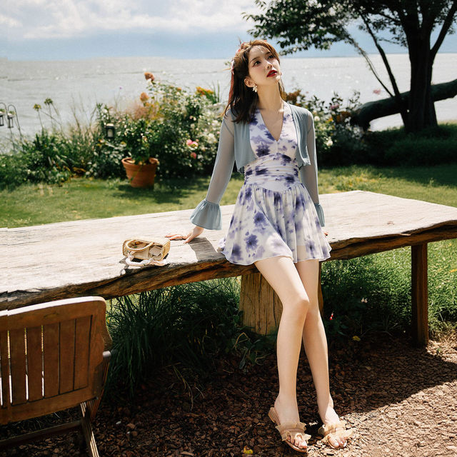 
Yimeishan one-piece swimsuit for women in hot springs, high-end 2025 new seaside vacation one-piece, conservative skirt style to cover the flesh