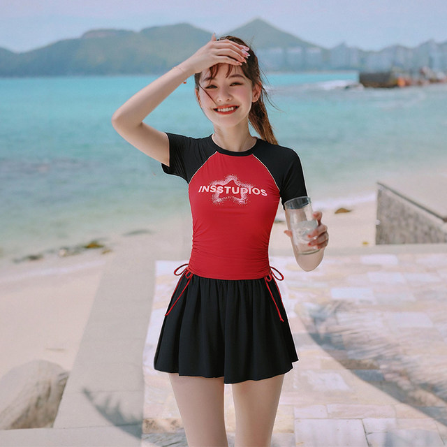 Yi Meishan split skirt swimsuit for women with slightly fat girls covering their flesh to make them look slimming and conservative 2025 new high-end two-piece set
