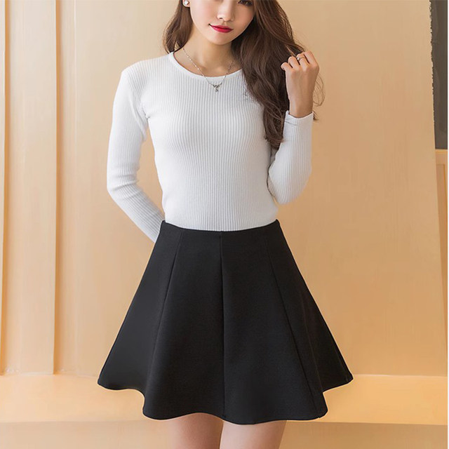 Large size autumn and winter umbrella skirt thickened anti-exposure skirt slim and versatile short skirt black high waist red A-line puffy skirt