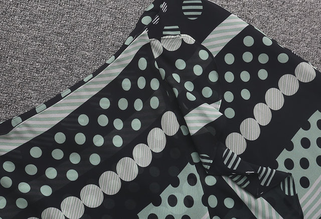 [Qian] Lanmi special sale summer new women's clothing large size printed commuting temperament irregular slim and flesh-covering skirt

