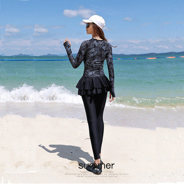 Conservative quick -drying skirt -like long -sleeved long pants Thai beach sunscreen men's and women's sports swimwear

