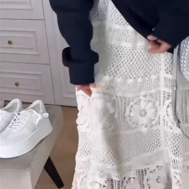 Women's 2025 Spring New French Solid Color Hook-Flower Hollow Long Skirt Loose and versatile age-reducing high-waisted skirt