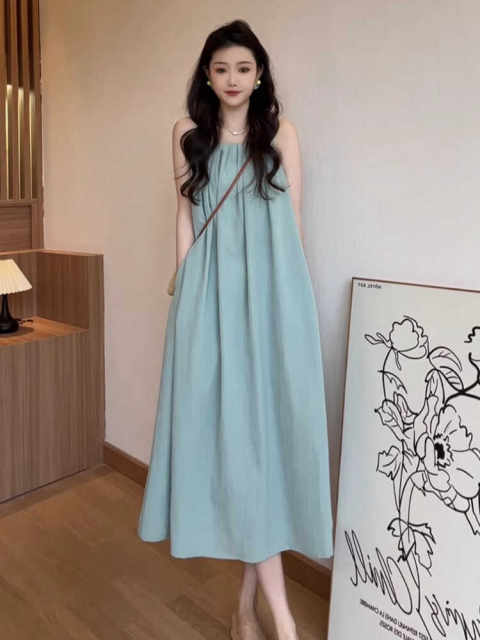 Sleeveless vest dress for women in summer 2025 new style of seaside vacation high-end halter neck sling beach skirt