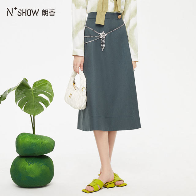NowShow Langxiang Autumn New Product Skirts are asymmetric high -waisted elegant commuting and versatile mid -length skirt 233068