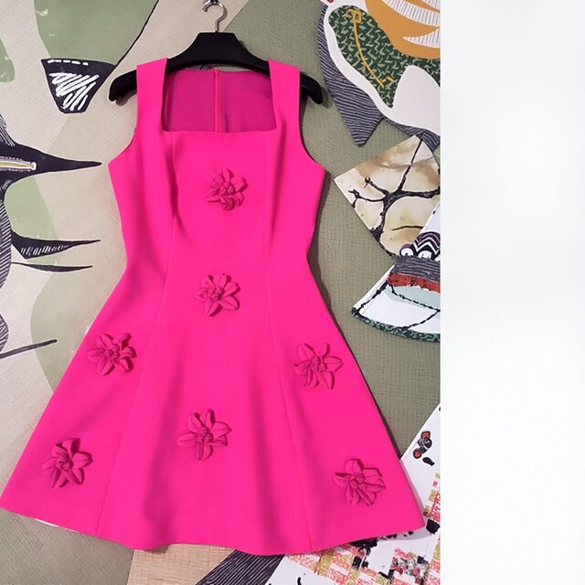 Fashionable and casual short versatile vest skirt 2025 spring women's retro sleeveless square collar high-end three-dimensional floral dress