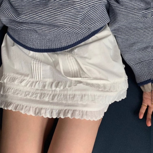 South Korea Dongdaemun Spring 2025 new sweet and fashionable lace-up high waist pleated lace skirt women's short skirt trendy

