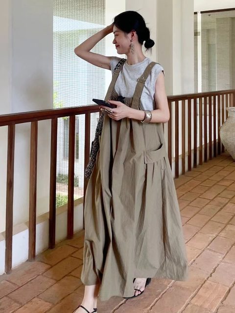Sleeveless versatile strap skirt 2024 new women's spring and summer new style loose suspender dress

