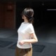 Lu Sheng women's clothing, a basic short-sleeved T-shirt that is easy to wear, round neck fitting style is soft and easy to wear