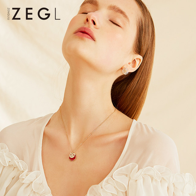 ZENGLIU2019 Year of the Year of the Nation Pig Necklace for Women's Clarbone Chain Pendant niche design Internet celebrity pig jewelry