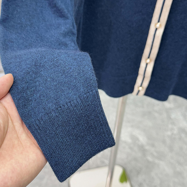 Mom's autumn fashion lapel base shirt 2025 new style middle-aged and elderly women wearing lapel sweater for outerwear