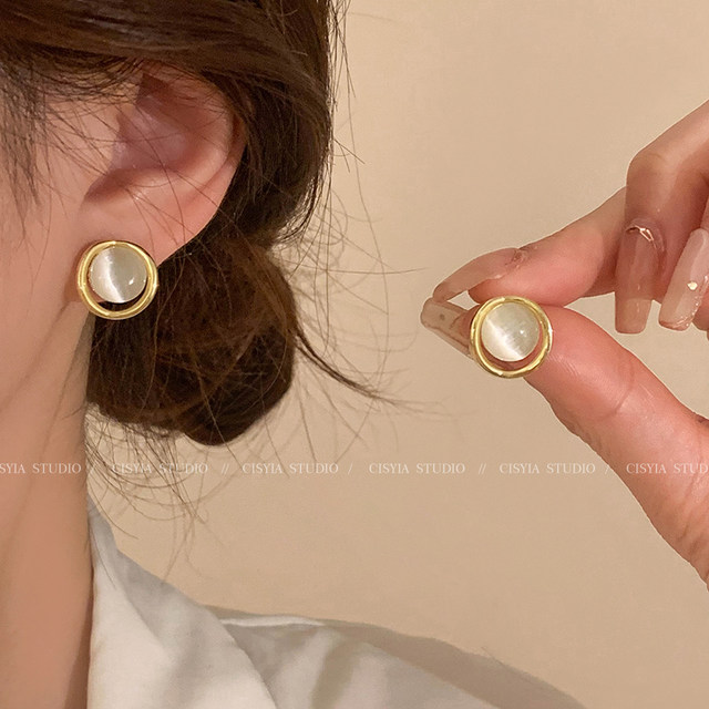 High-end cat eye stone earrings for women 2025 new popular ear clip mosquito coil plate temperament earrings without ear holes