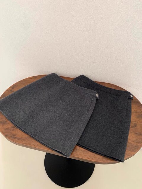 Gray woolen short skirt, large size a-line skirt, women's autumn and winter black hip-covering culottes, woolen versatile and slimming