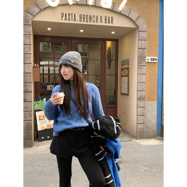 Mimizi slightly fat large size fat mm's sea blueprint library' embroidered V-neck twist knitted sweater for women's autumn new product
