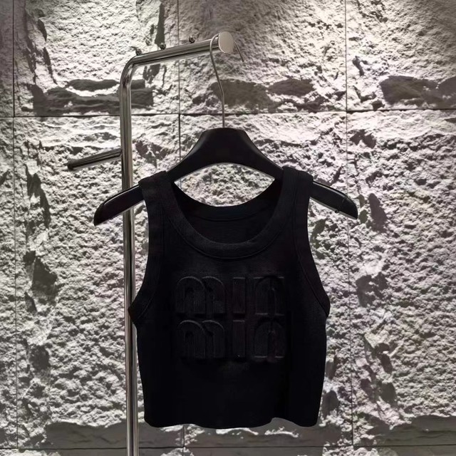 Korean style 2025 summer new three-dimensional printed letter knitted solid color vest suspender short T-shirt women's top