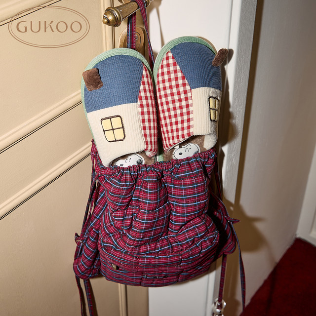 
Fruit shell slippers for women in winter Snoopy co-branded new couple plus velvet warm women's home cotton men's slippers