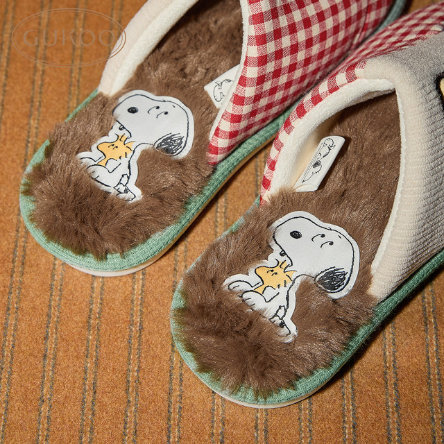
Fruit shell slippers for women in winter Snoopy co-branded new couple plus velvet warm women's home cotton men's slippers
