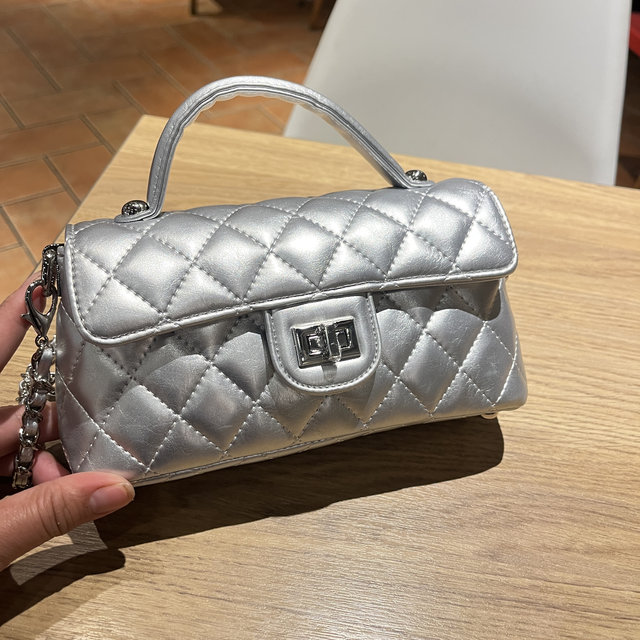 2025 new women's bag classic diamond chain bag small fragrance chain small square bag high-end lock mobile phone bag