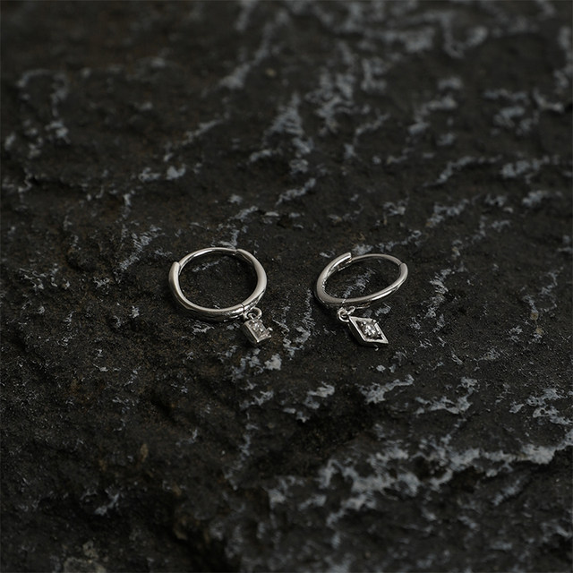 YiJian s925 sterling silver earrings for men, exquisite small pendants, single earrings for women, compact design, high street versatile style