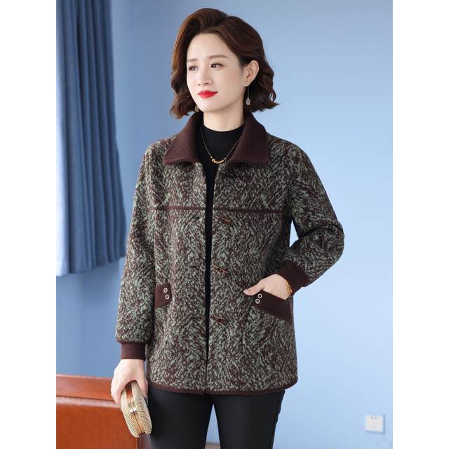 
Mom's coat 2025 autumn new style short woolen cardigan middle-aged and elderly women's fashionable casual tops