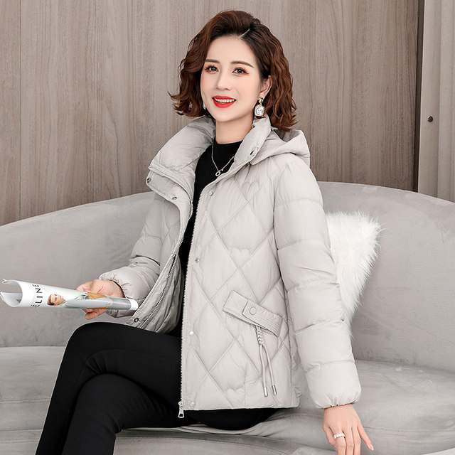 2025 Winter New Short Down Down Cotton Jackets Women's Large Size Middle-aged and Elderly Women's Cotton Clothes Jackets Thickened Mother's Cotton Jackets