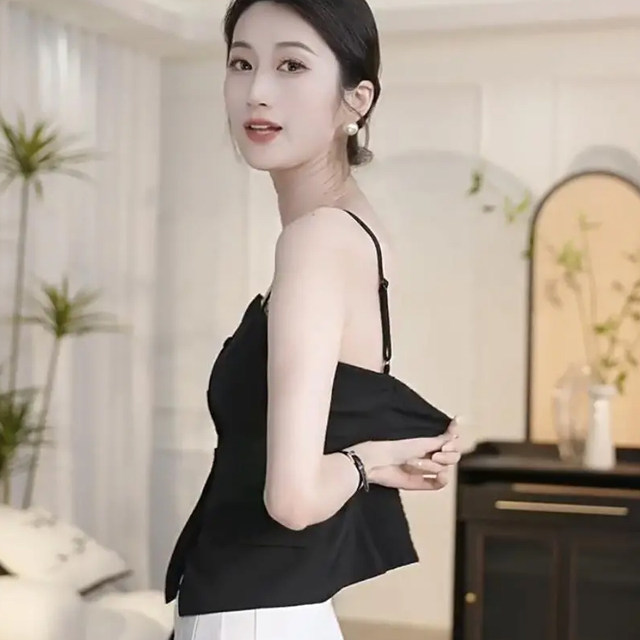 Black vest vest women 2025 summer new fashion high-end temperament suit inner strap slim body