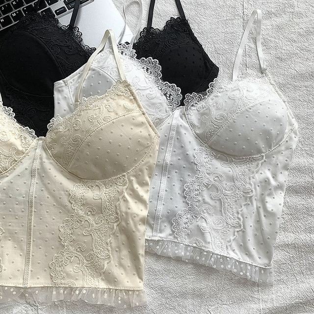 Pure sexy hot girl style lace suspender women's 2024 spring and summer new style backless pleated wood earrings with chest pad beautiful back vest
