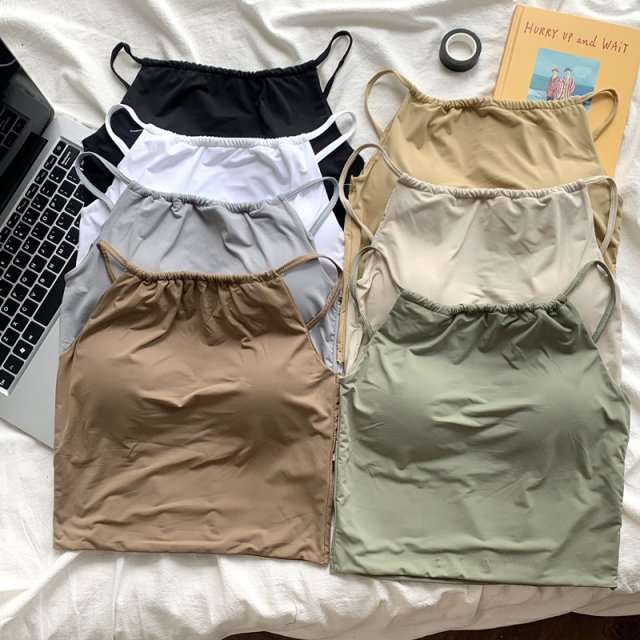 Wearing a black vest for women with chest pads for the outside for women in summer 2023 new Korean style slimming short inner halter hanger