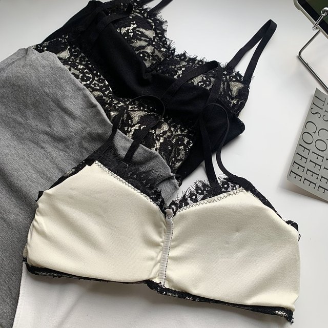 Sexy, unique and exquisite little camisole for women, beautiful and unique American lace splicing sleeveless top for summer.