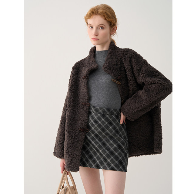 JIUJIU retro horn buckle stand collar fur coat for women in winter 2025 new warm fur top
