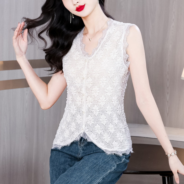 Summer ladies lace sling vest high-end hollow small v-neck sleeveless top with thin lace shirt