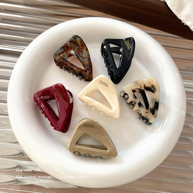 Triangular Acetate Clip Women's Autumn and Winter Small and Exquisite Hair Clip 2025 New Internet Celebrity Hair Clip Headgear