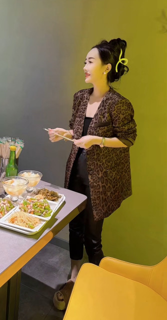 Maillard deerskin velvet blazer for women 2024 European popular style super fashionable casual leopard print suit cardigan outer wear