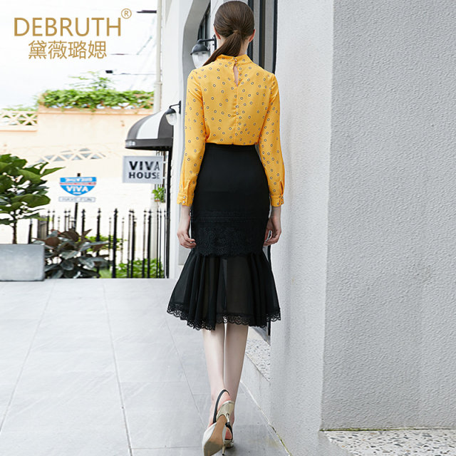 Daiweilu's yellow polka dot long-sleeved shirt for women 2025 autumn new business fashion temperament versatile top