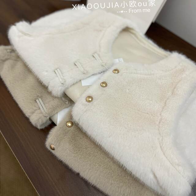 Chinese style vest for women in winter imitation fur Chinese style short fur integrated horse clip top winter fur shoulder