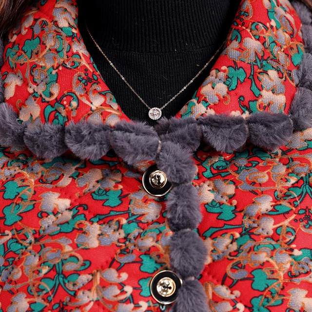 
Western Mom's Plush Cotton Jacket 2024 Winter Women's Floral Thickened Jacket Loose Cotton Clothes Grandma's Warm Cotton Clothes