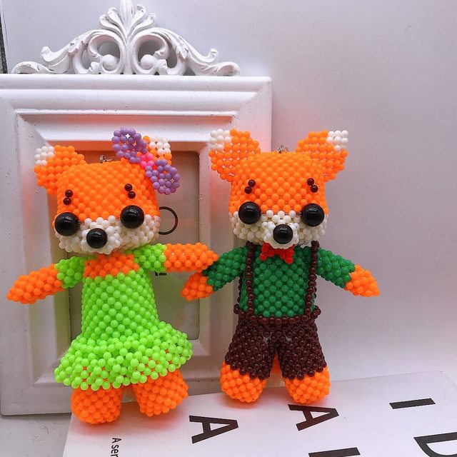 
Handmade beaded little fox couple fox pendant key bag pendant cartoon doll desk decoration jewelry