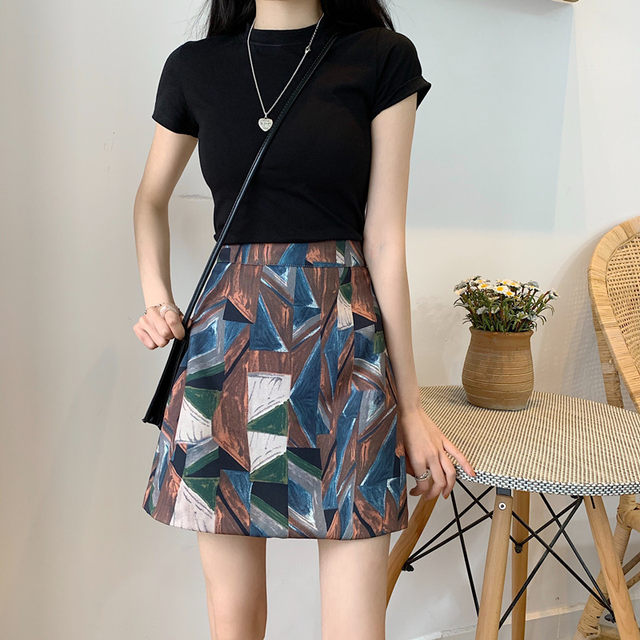 Large size skirt for women's summer A-line skirt covering hips to make them look slim and fat mm2025 new skirt retro printed hip-covering skirt
