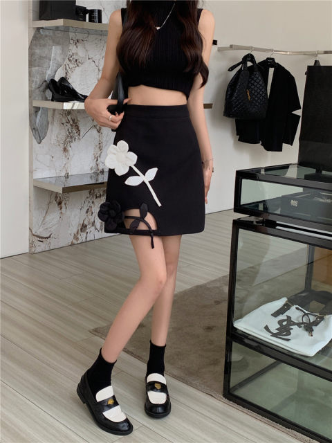 Three-dimensional flower skirt Spring and summer 2024 new large size high waist versatile black A-line skirt hollow design short skirt
